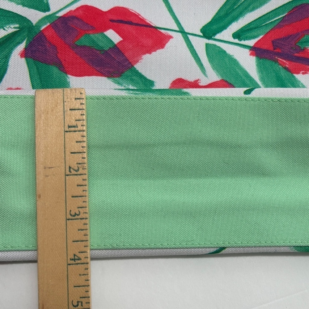 Clinique Drawbertson Tote Makeup Bag Set Floral Lips Design Red Green White New - Picture 16 of 16